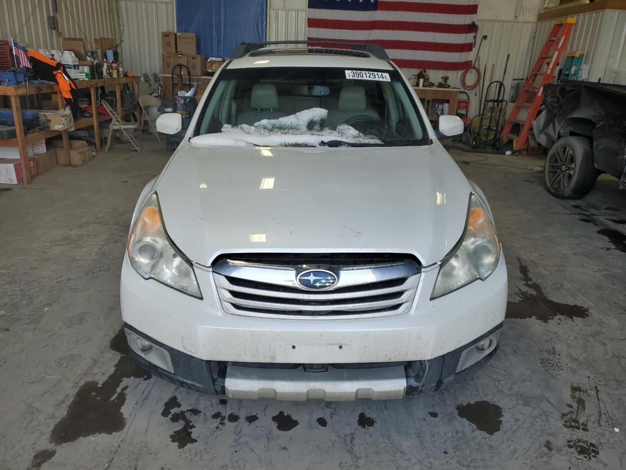 2012 Subaru Outback 2.5I Limited vin: 4S4BRCKC4C3301960