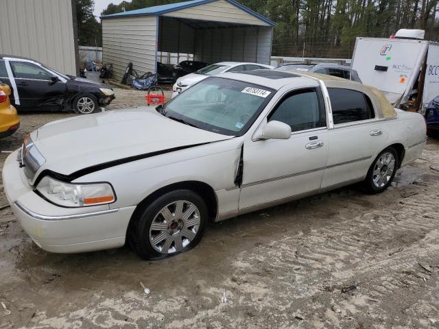 2004 Lincoln Town Car Ultimate