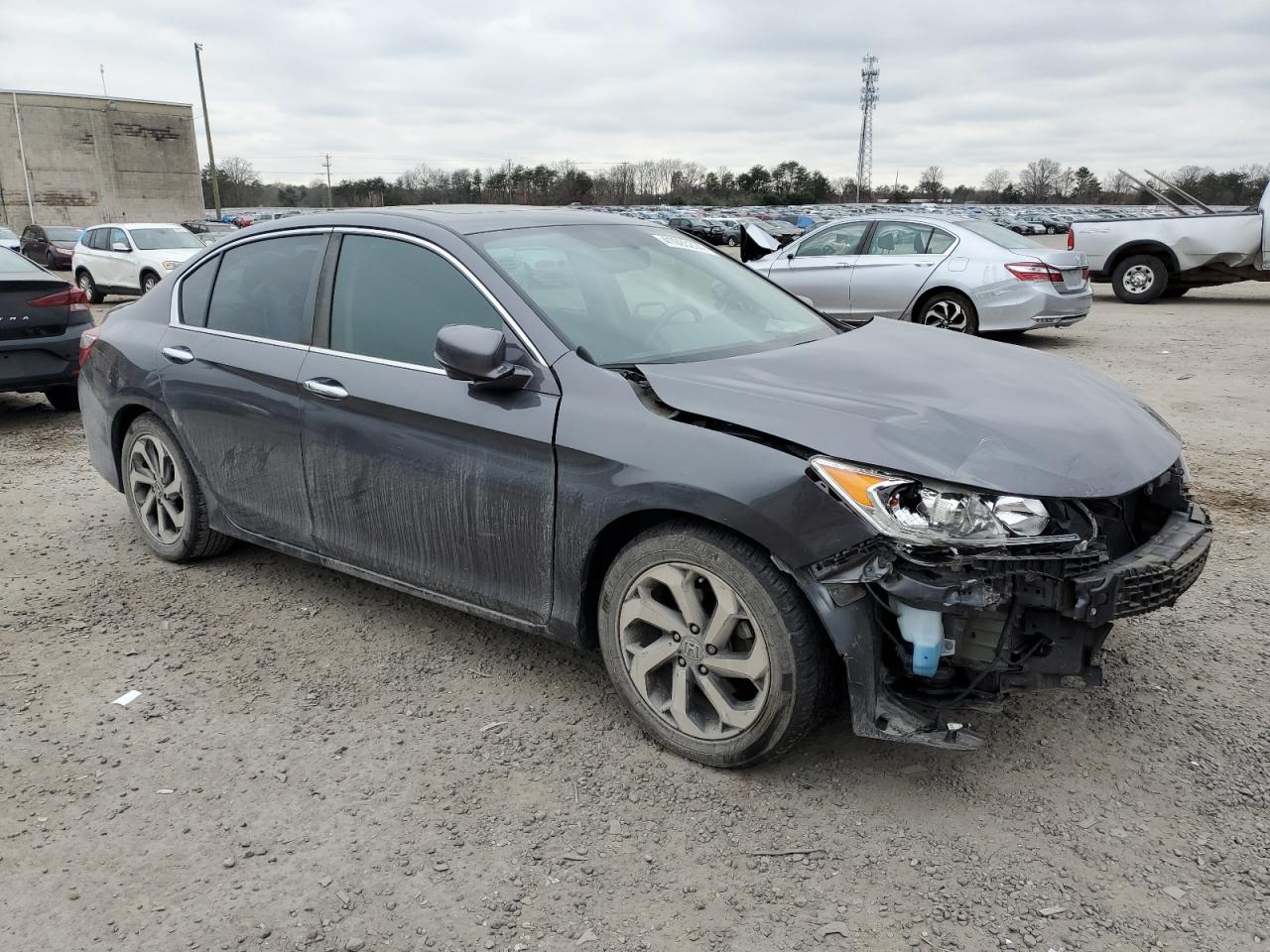 VIN: 1HGCR2F83GA136592 2016 HONDA ACCORD