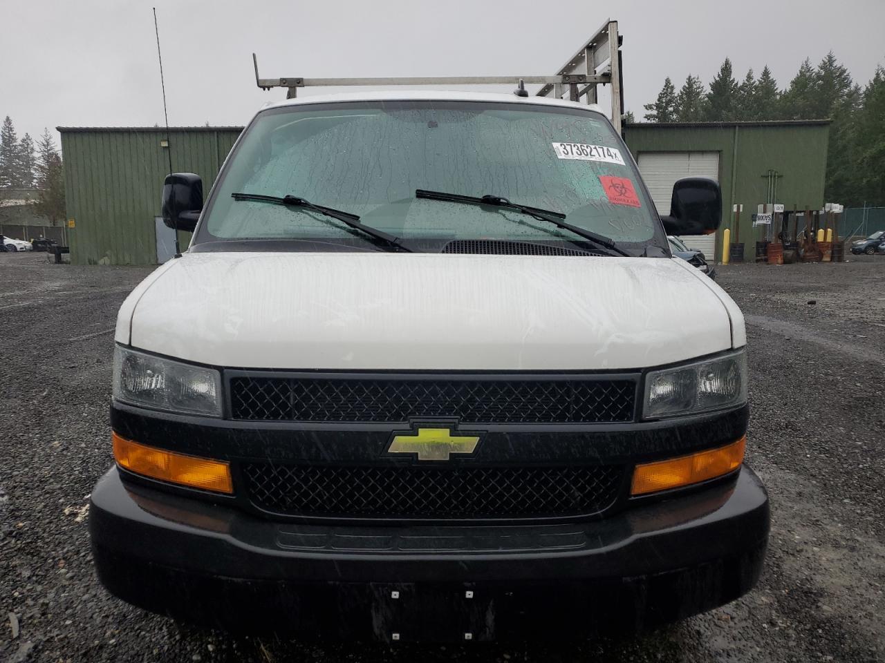 1GCWGAFG5J1240785 2018 Chevrolet Express G2500