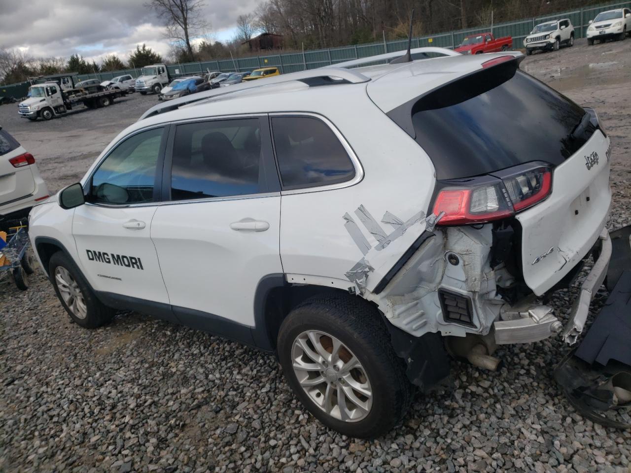 1C4PJMCXXKD250322 2019 Jeep Cherokee Latitude