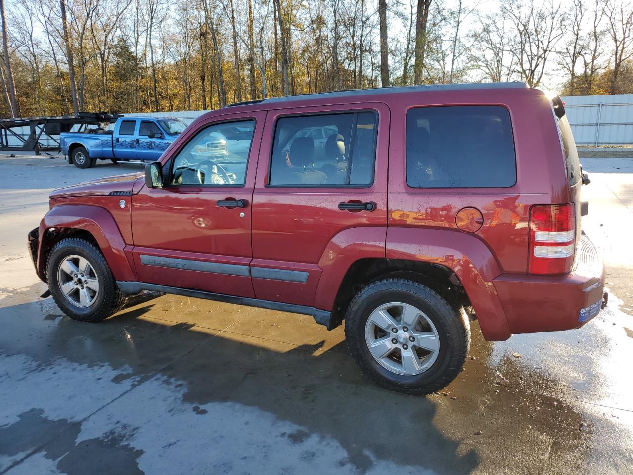 1C4PJMAK7CW100228 2012 Jeep Liberty Sport