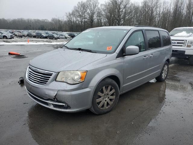 Lot #2339151792 2014 CHRYSLER TOWN & COU salvage car