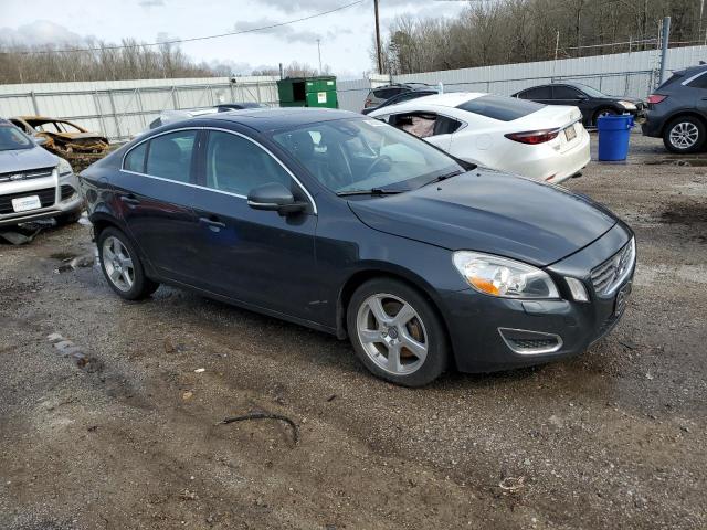 Седаны VOLVO S60 2013 Серебристый