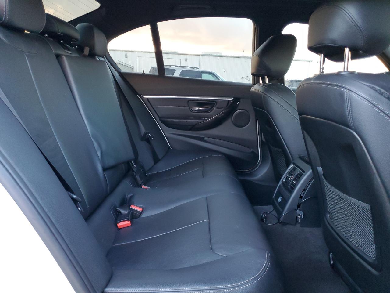 WBA8E1C37HA158810 BMW 3 Series 2017. Фото: 9
