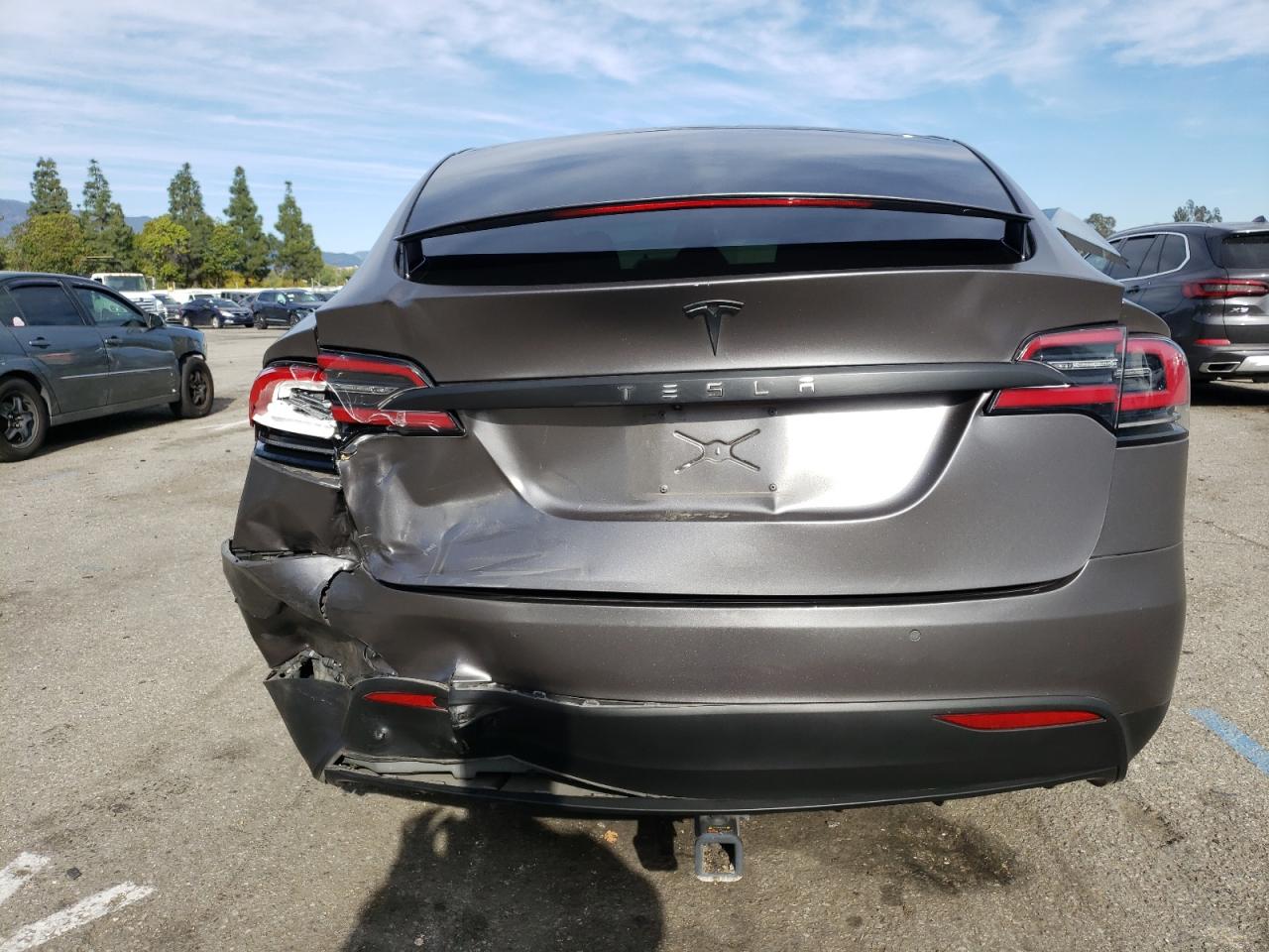 2020 Tesla Model X vin: 5YJXCDE26LF248900