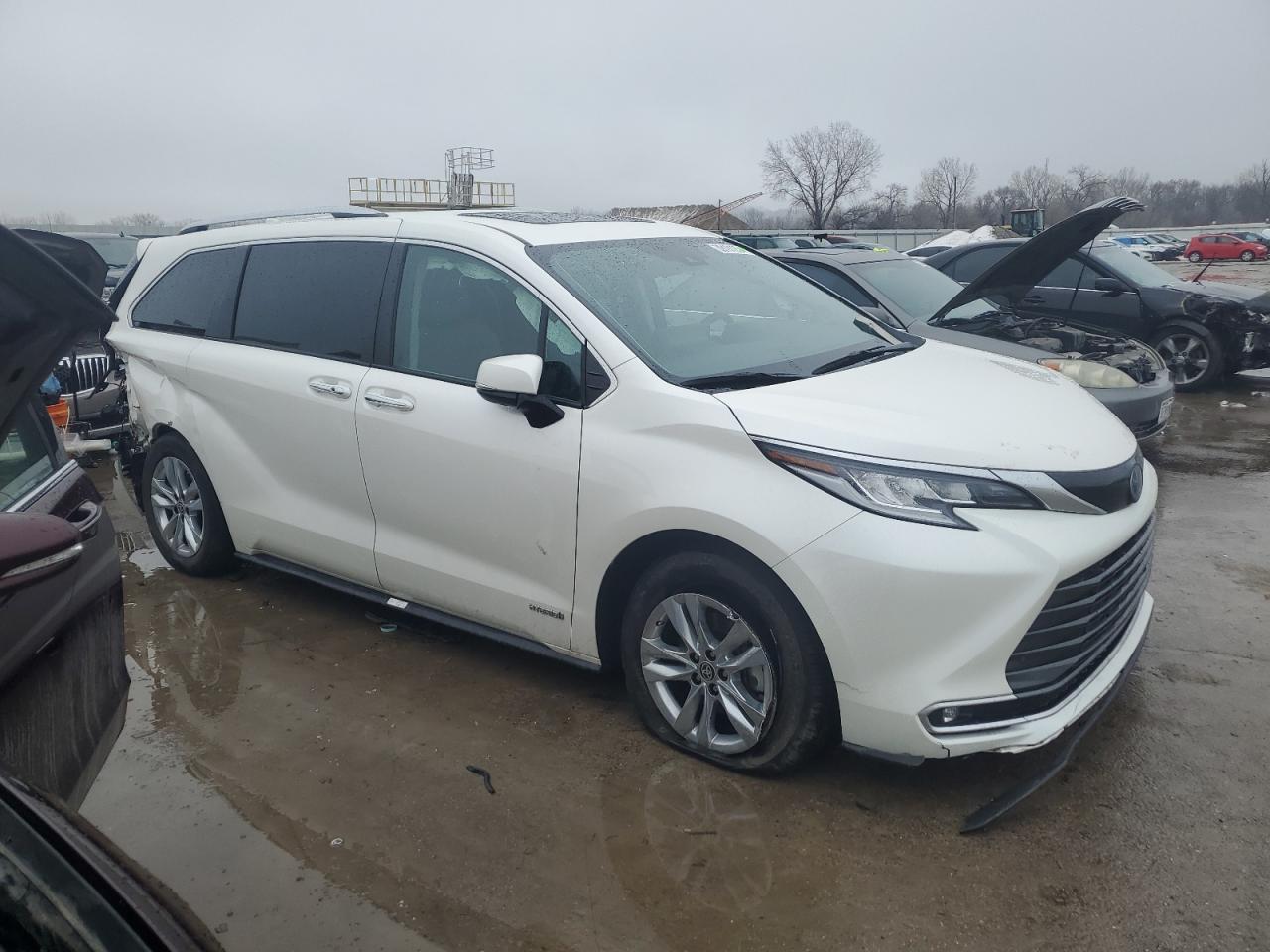 Lot #3302766464 2021 TOYOTA SIENNA LIMITED