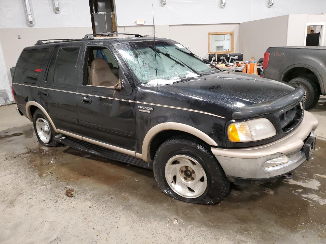 1FMPU18L1WLB45297 1998 Ford Expedition