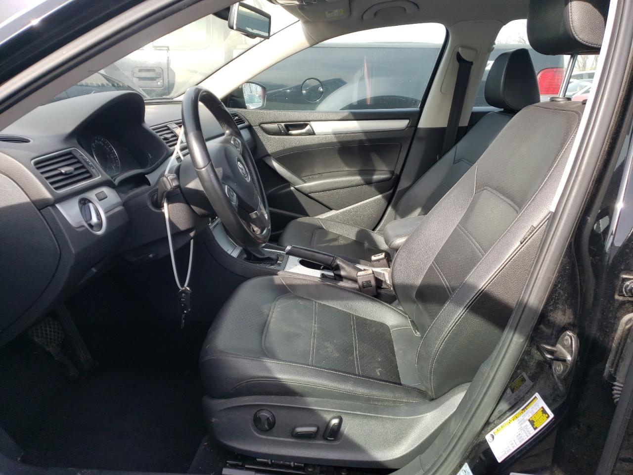 1VWBN7A3XDC027056 2013 Volkswagen Passat Se