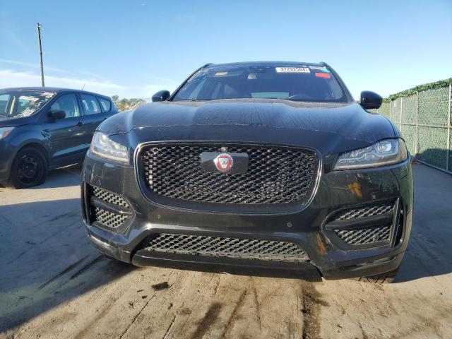 SADCL2BV3HA899780 | 2017 JAGUAR F-PACE R -