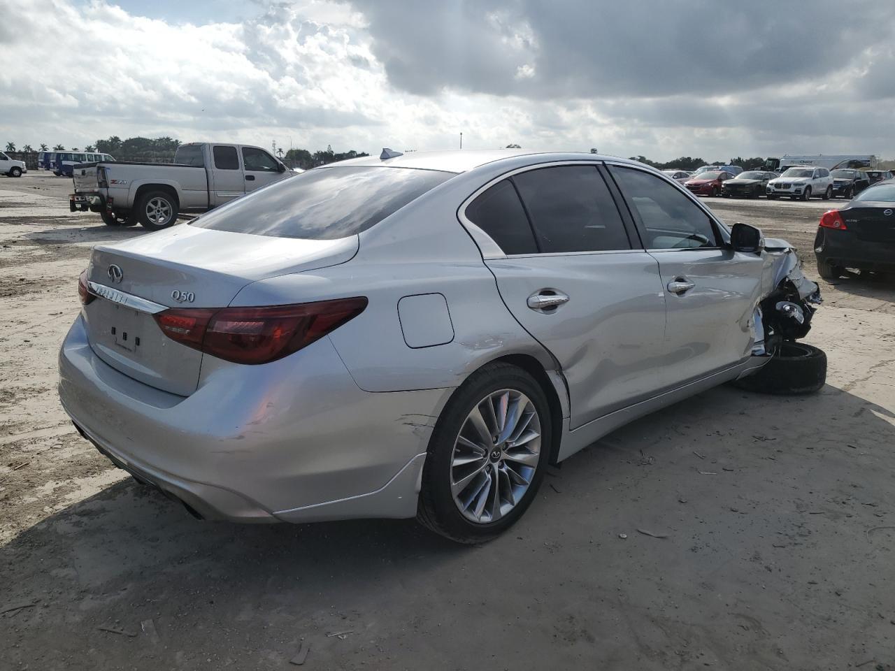 JN1EV7AP6JM366473 2018 Infiniti Q50 Luxe