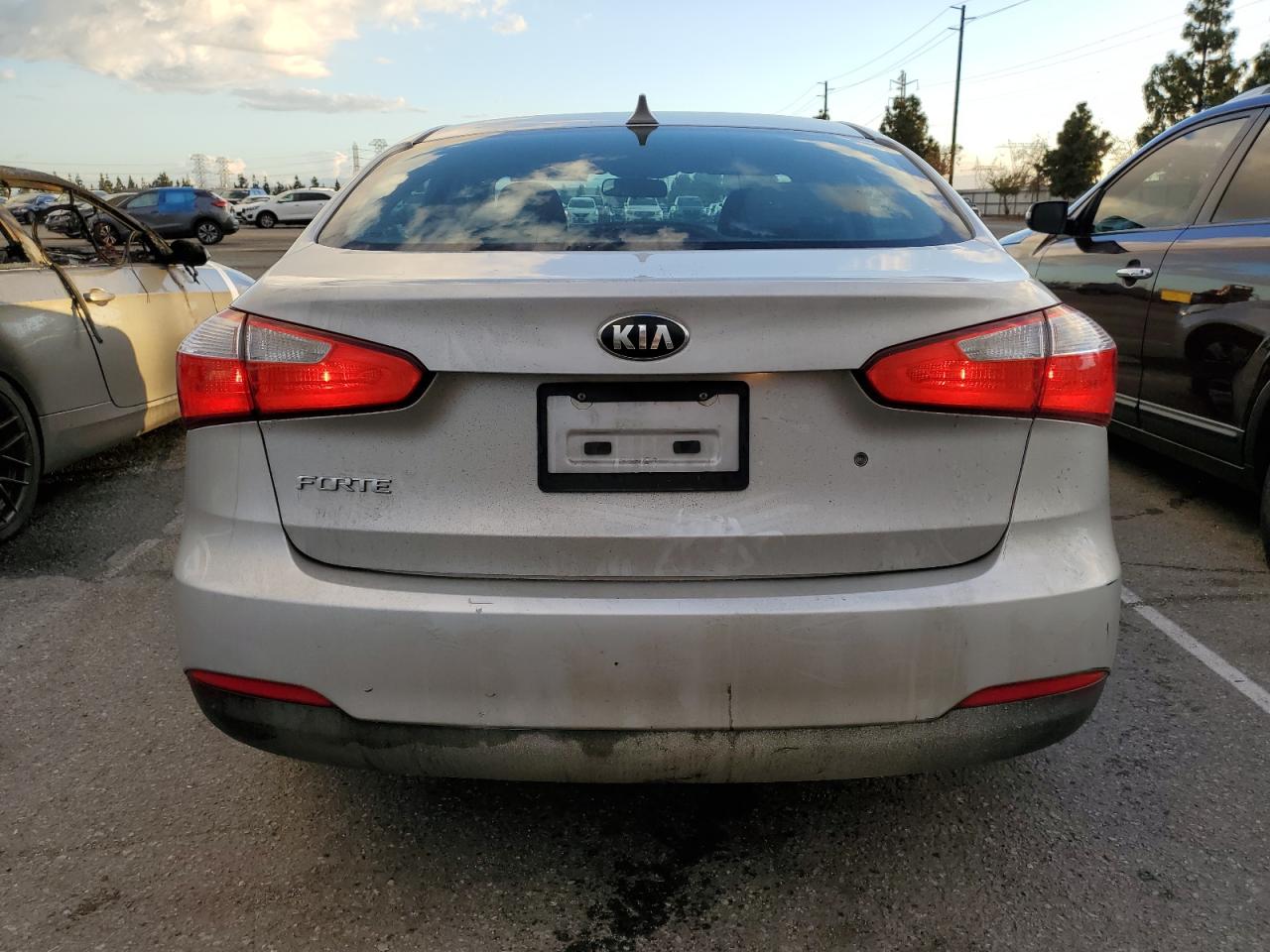 KNAFK4A63F5340010 2015 Kia Forte Lx