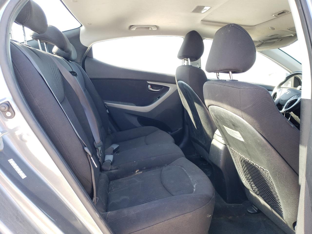 KMHDH4AE5GU604198 2016 Hyundai Elantra Se