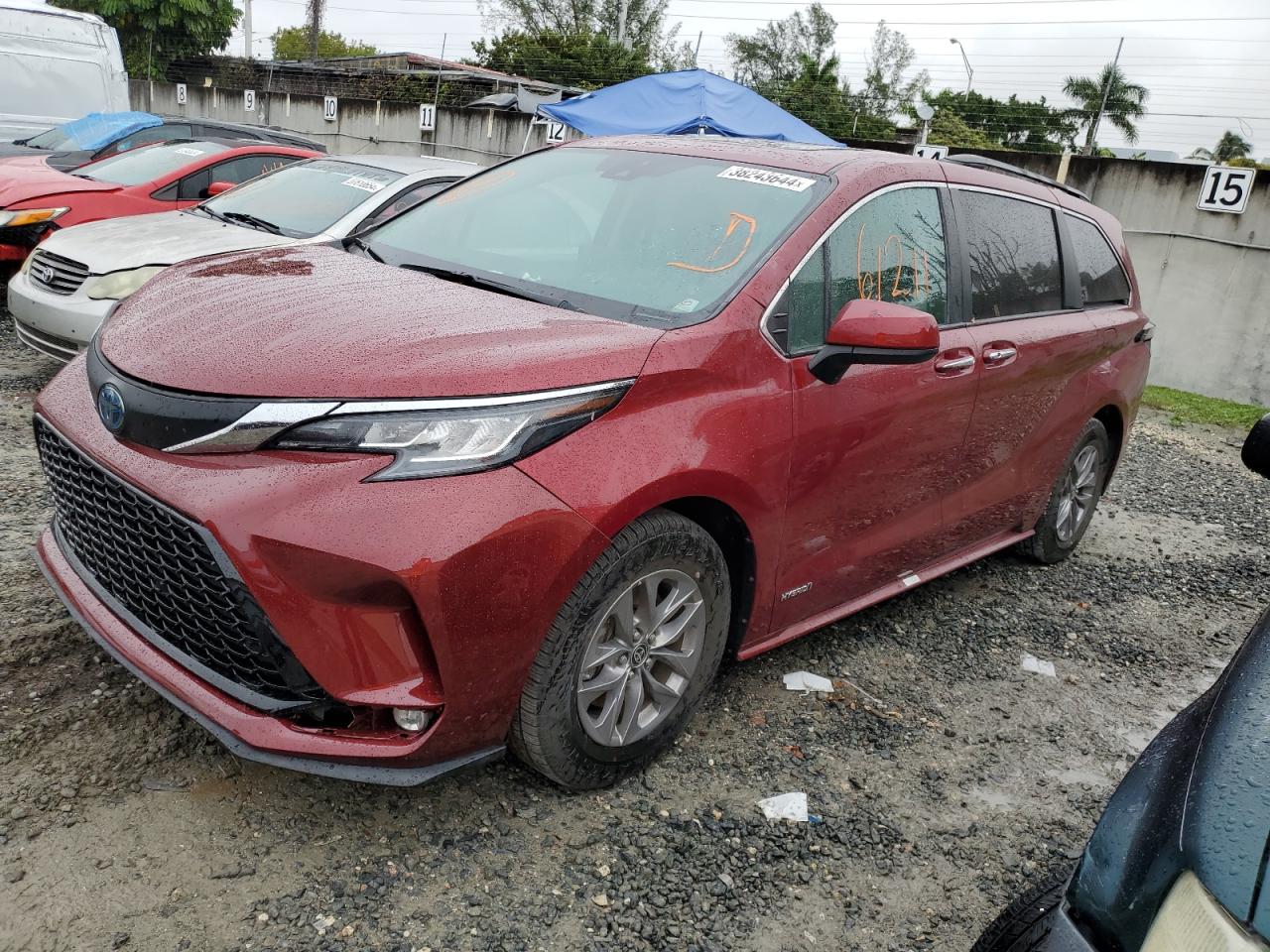 5TDJRKEC3MS011909 2021 Toyota Sienna Xle