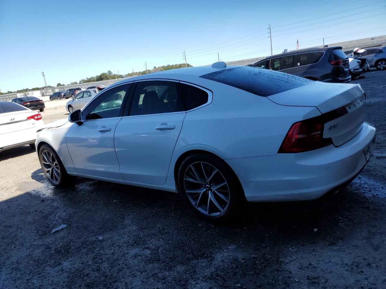 2017 Volvo S90 T5 Momentum vin: YV1102AK3H1012093