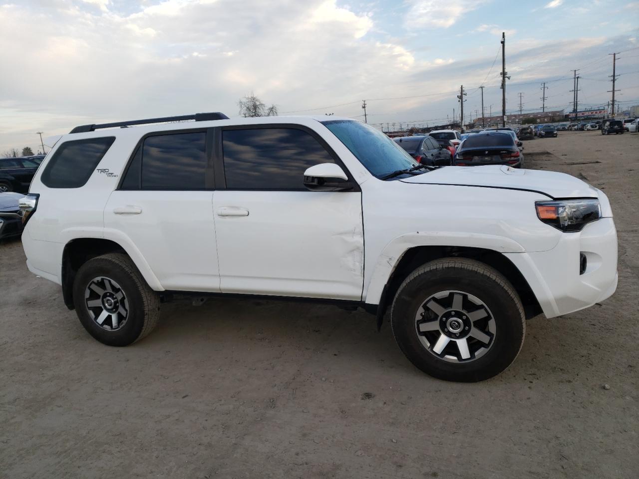 VIN: JTEBU5JR1L5800008 2020 TOYOTA 4RUNNER