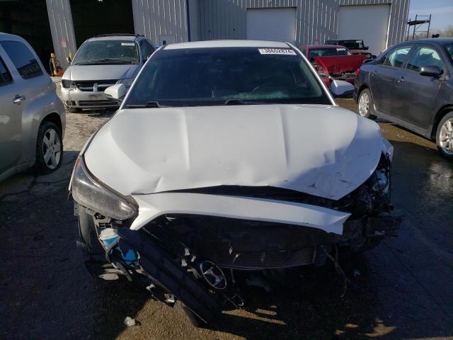 2019 Hyundai Veloster Base VIN: KMHTG6AF8KU015416 Lot: 38652874