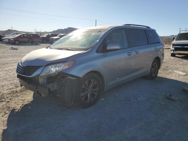 Lot #2443219147 2011 TOYOTA SIENNA LE salvage car