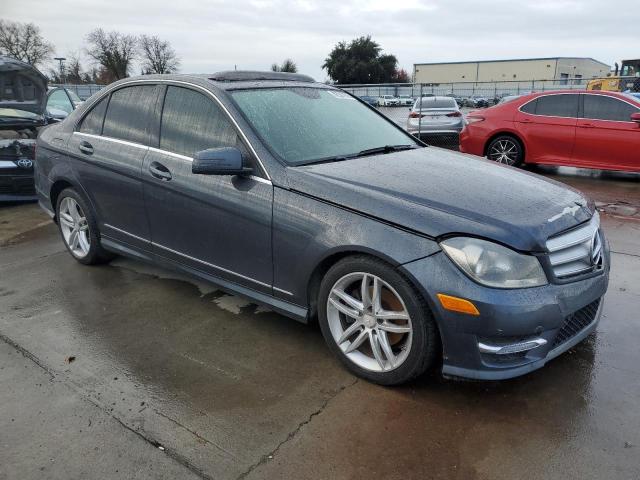 VIN WDDGF4HB5DR292584 2013 Mercedes-Benz C-Class, 250 no.4