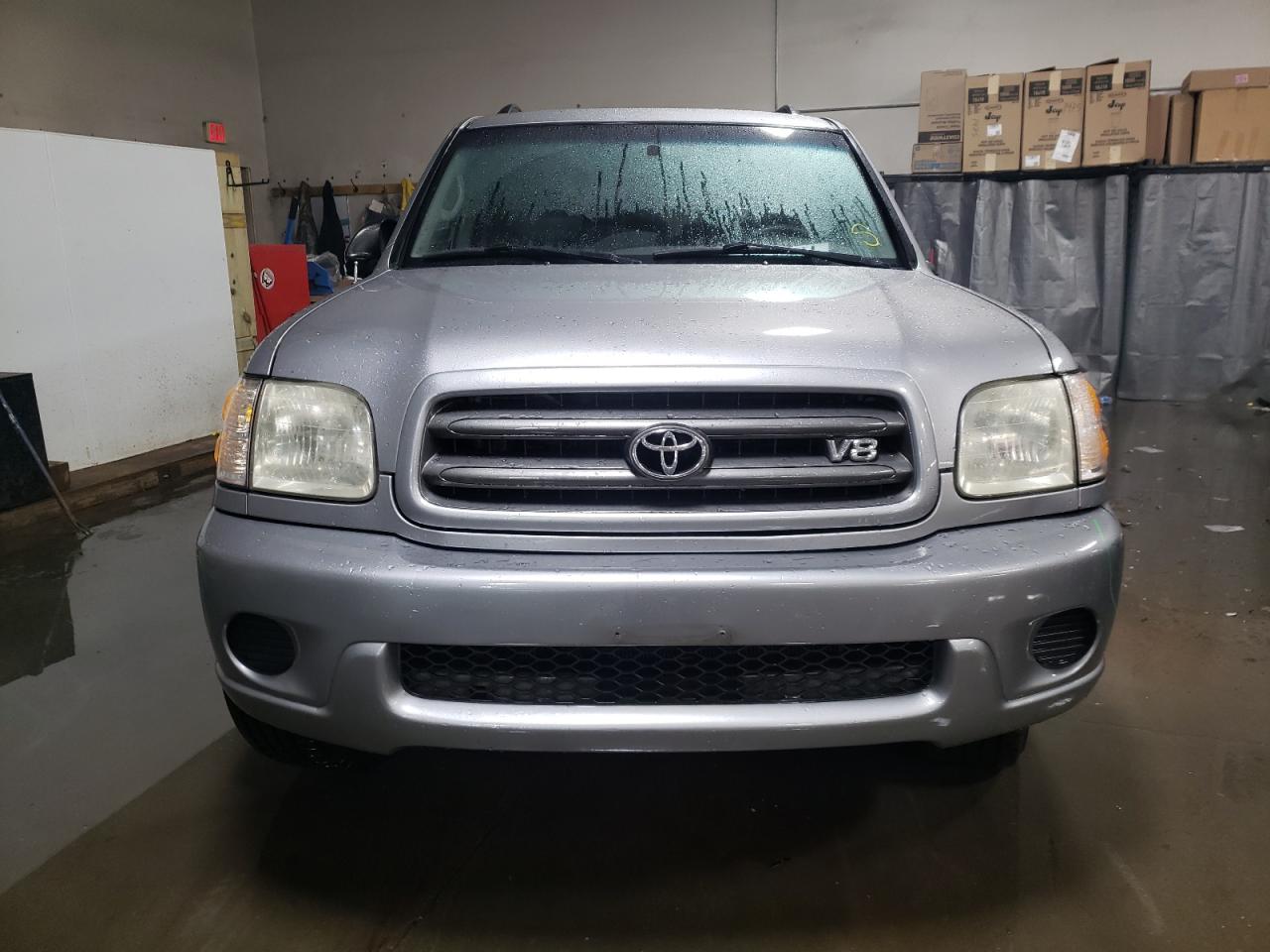 5TDBT44A22S058704 2002 Toyota Sequoia Sr5