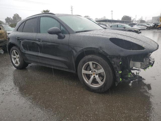 VIN WP1AA2A56JLB17409 2018 Porsche Macan no.4