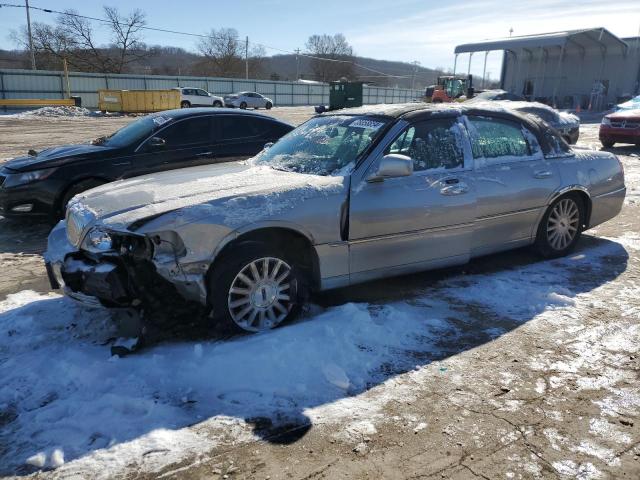 2004 Lincoln Town Car Executive