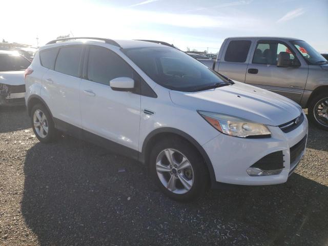 Vin: 1fmcu9g94fub13053, lot: 82899183, ford escape se 20154