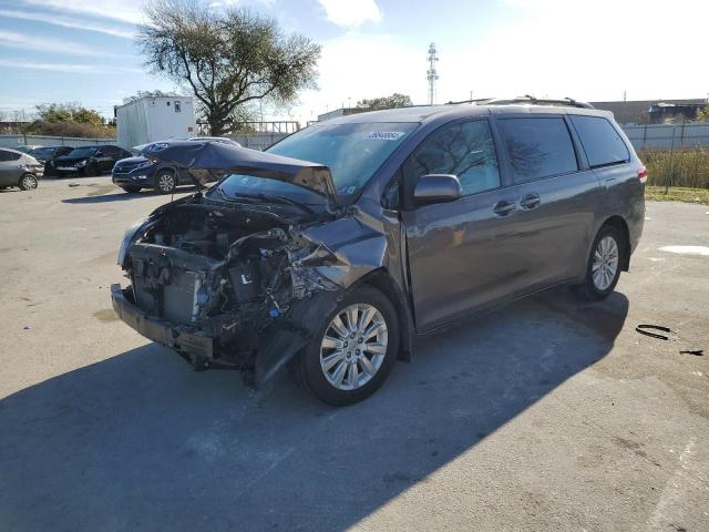 2011 Toyota Sienna XLE