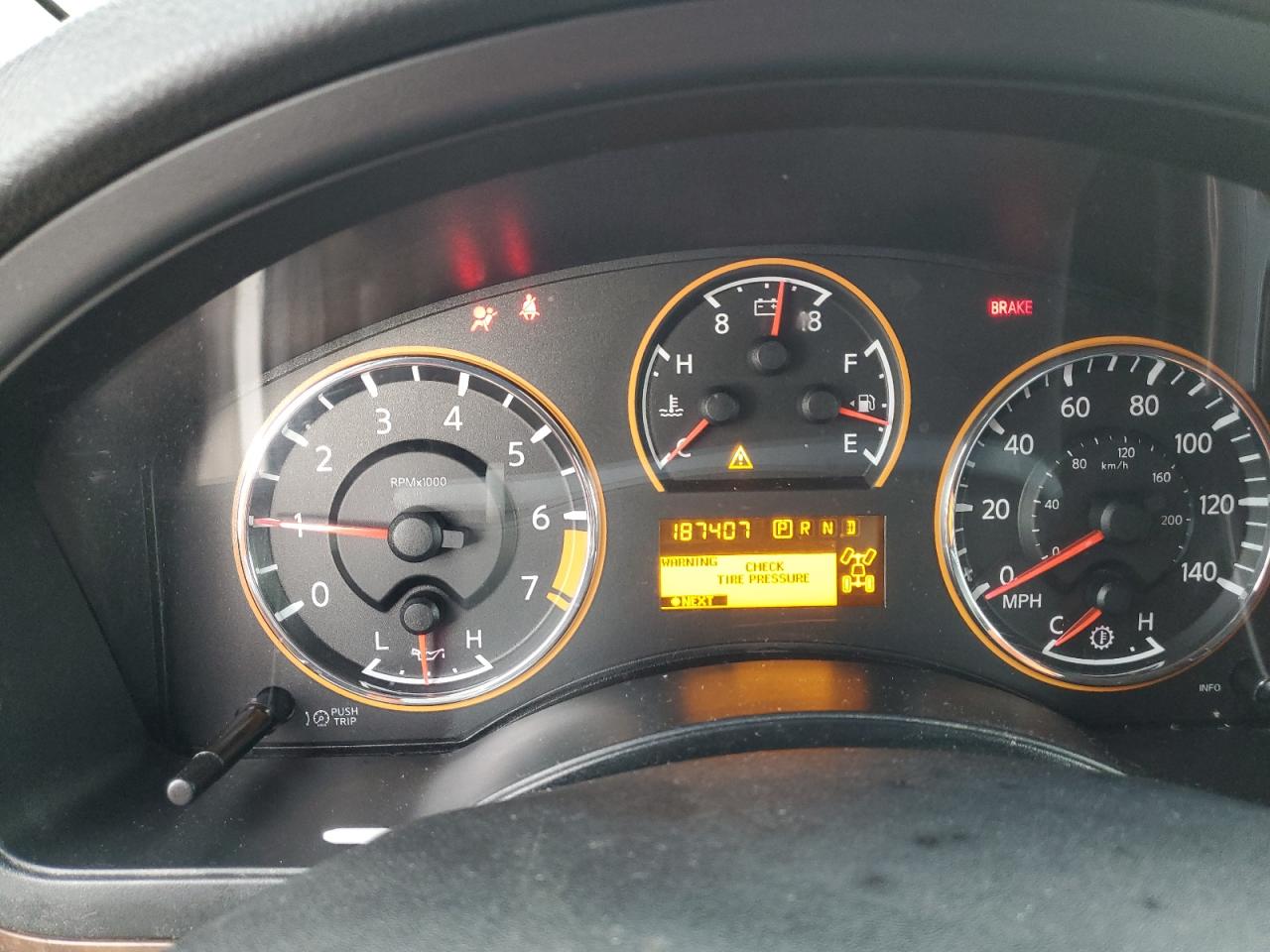 5n1aa0nc5bn600681 5N1AA0NC5BN600681 2011 Nissan Armada Sv