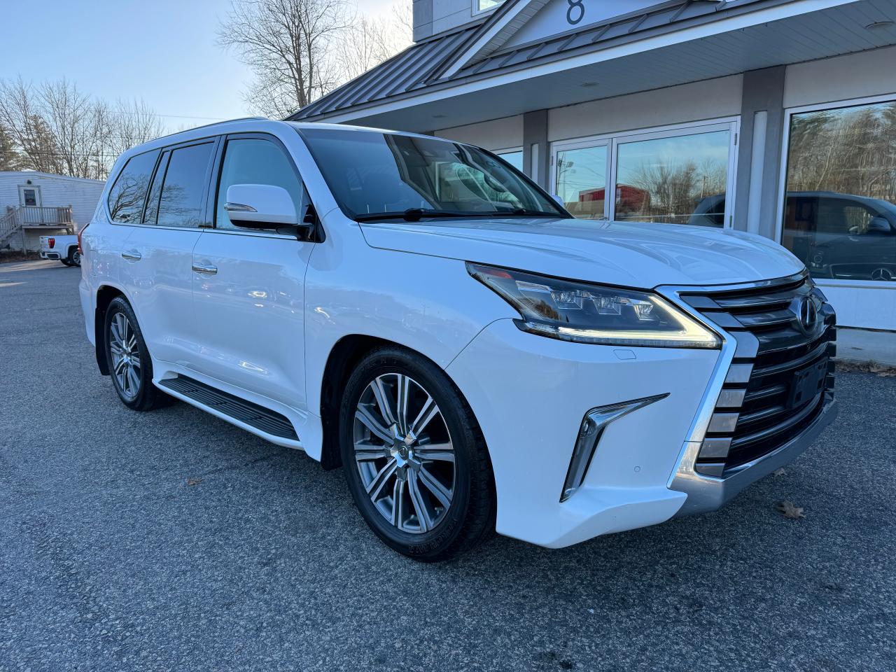 2016 Lexus Lx 570 vin: JTJHY7AX1G4193744