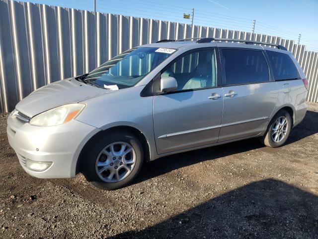 2004 Toyota Sienna XLE