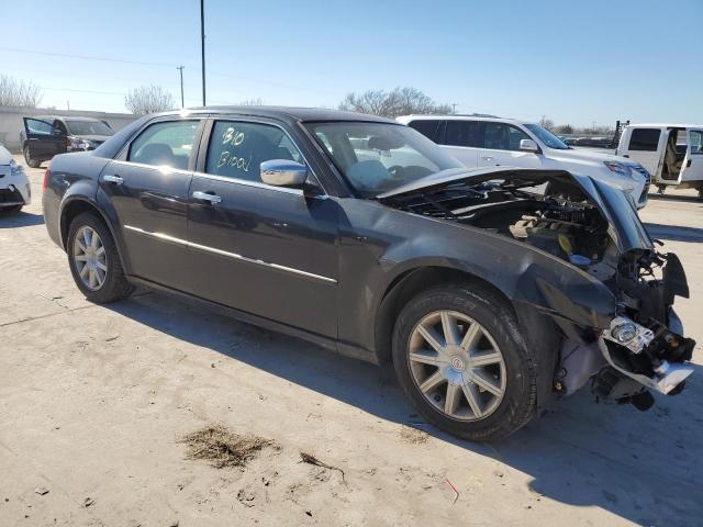 VIN 1FMCU0F76DUB10325 2010 CHRYSLER 300 no.4