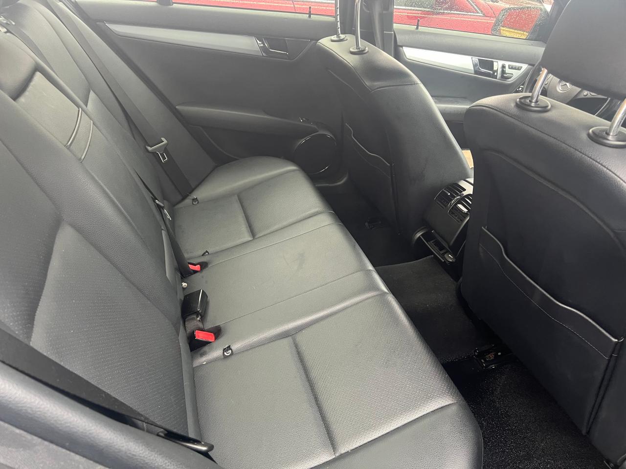 WDDGF5EB1BA479892 2011 Mercedes-Benz C 300 WDDGF5EB1BA479892 2011 Mercedes-Benz C 300