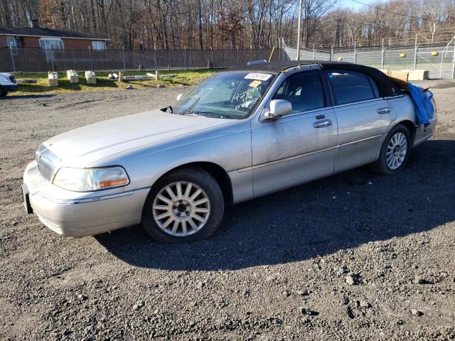 2003 Lincoln Town Car Executive