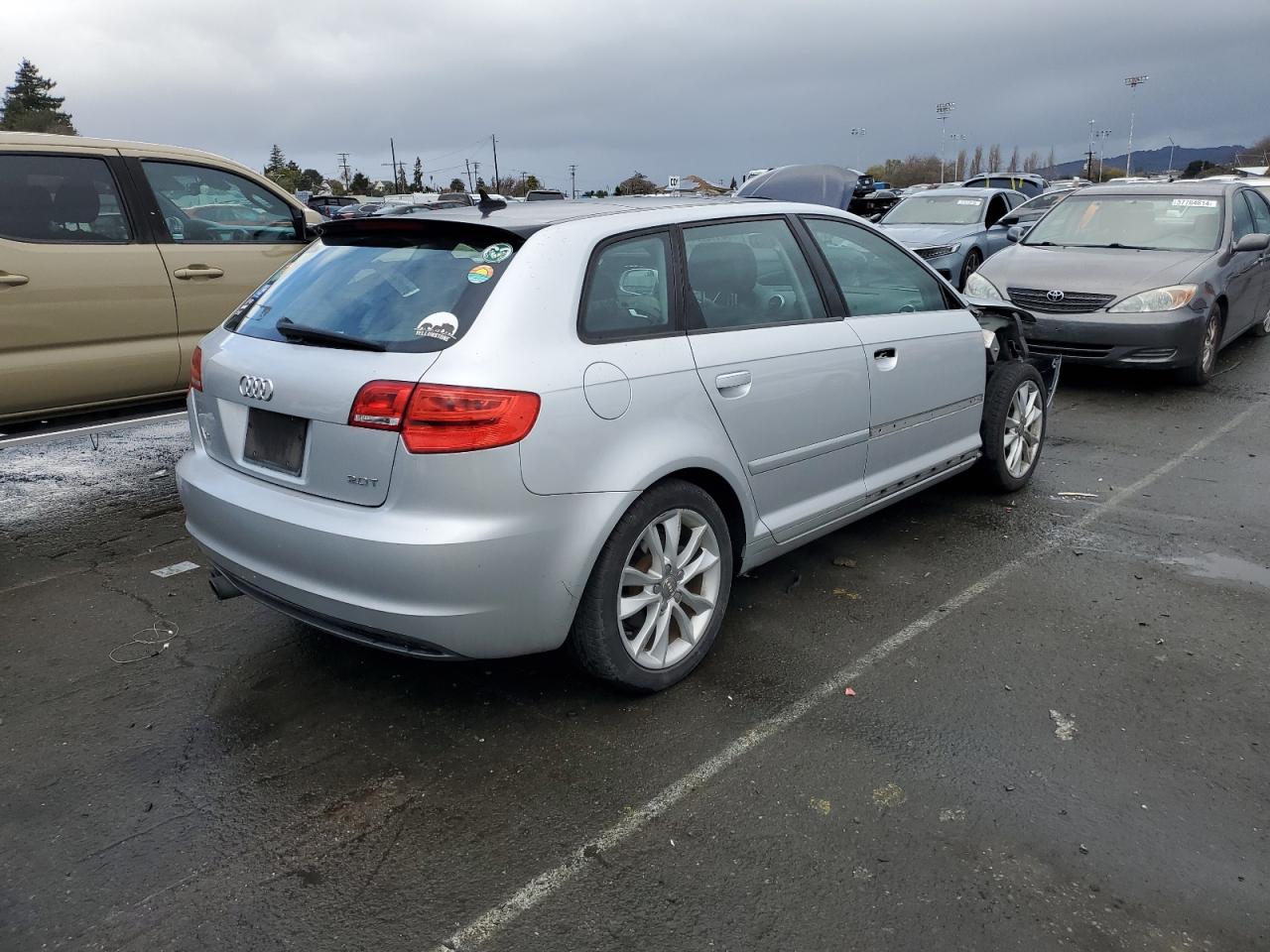 WAUBEAFM2BA136814 2011 Audi A3 Premium