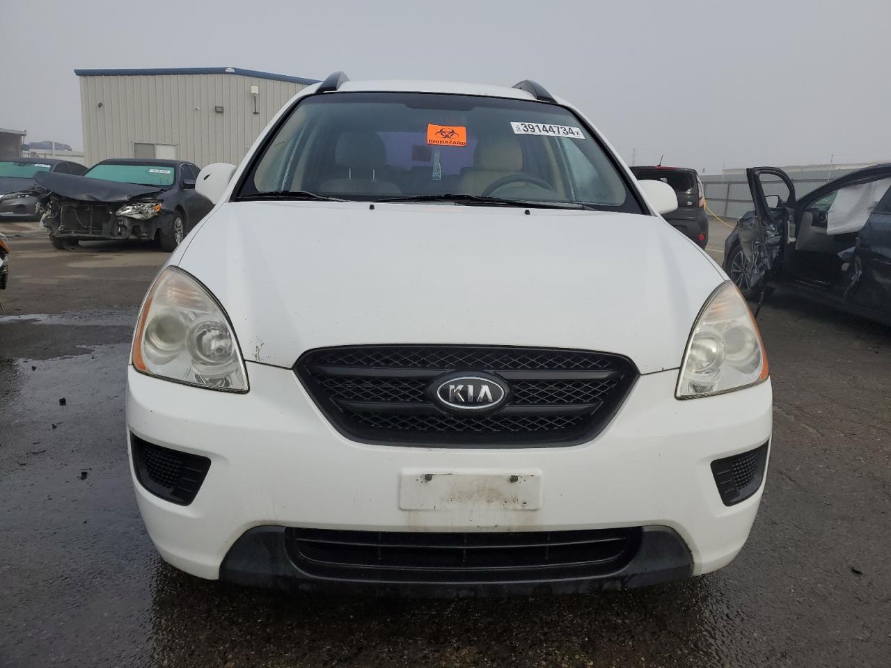 KNAFG526987175688 2008 Kia Rondo Lx