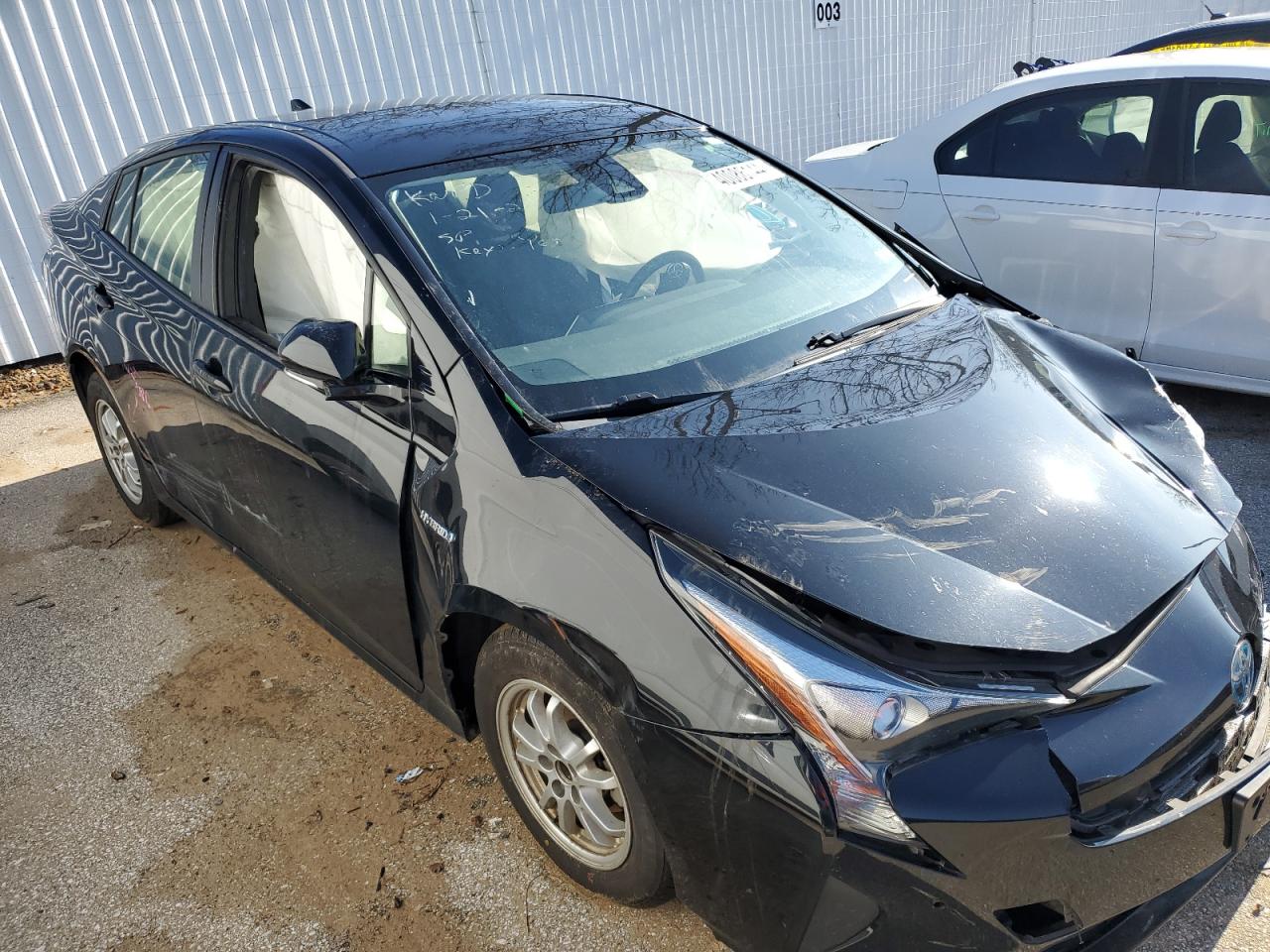 2018 Toyota Prius vin: JTDKBRFU1J3588542