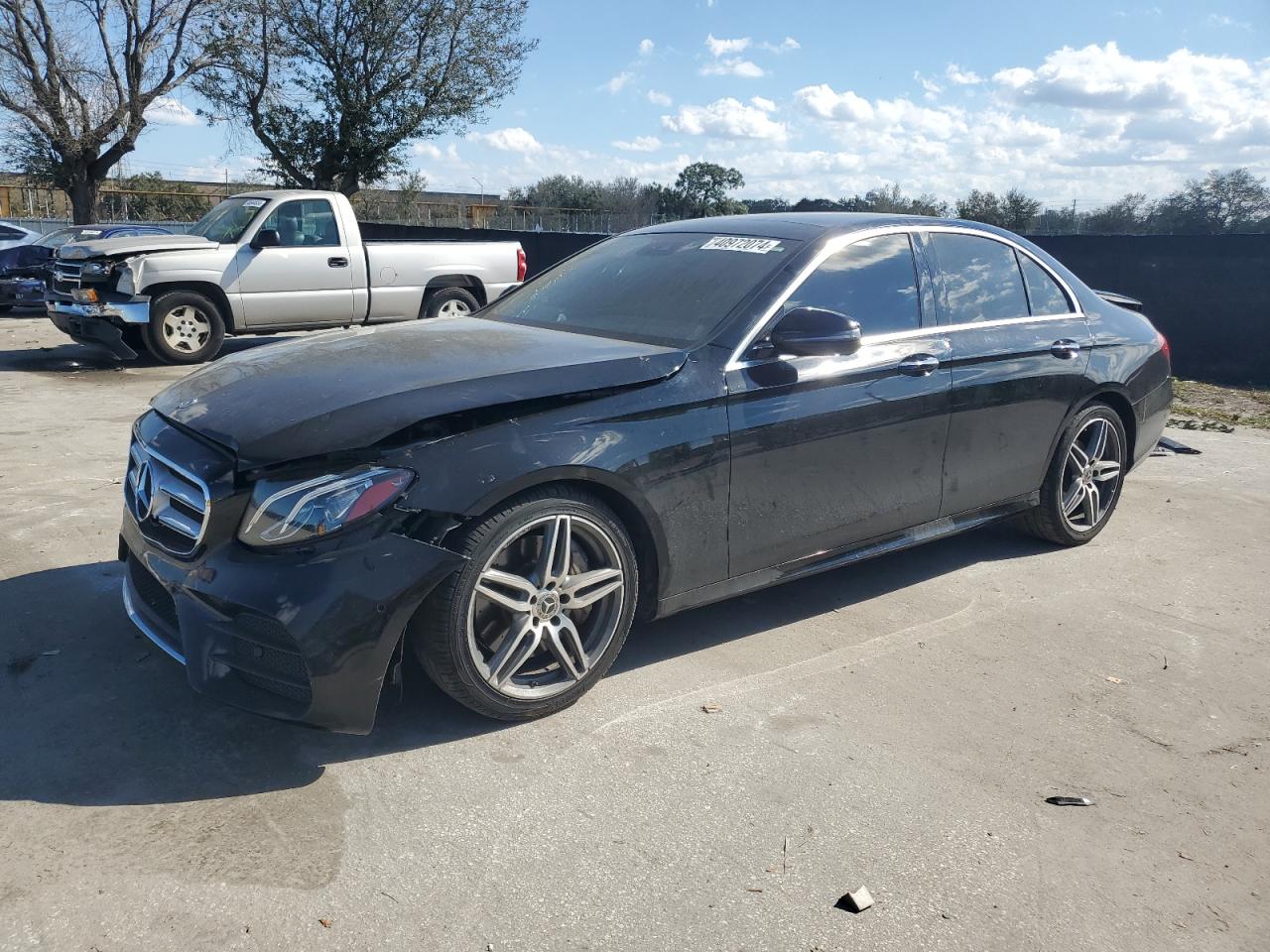 MERCEDES-BENZ E-CLASS 300