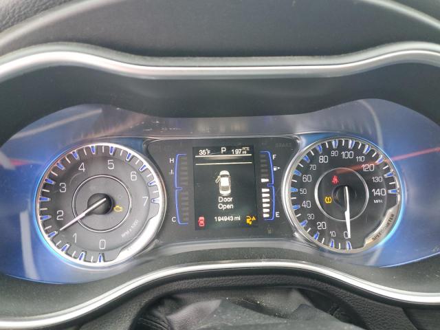 2015 Chrysler 200 - Image 9