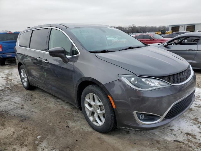 2C4RC1FG9JR125773 2018 CHRYSLER PACIFICA, photo no. 4