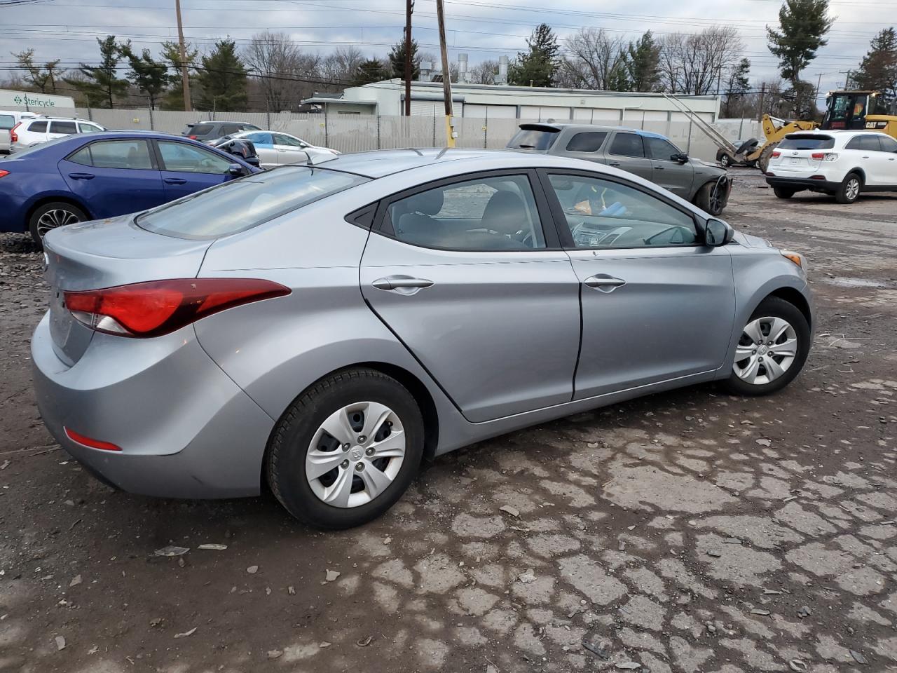 Lot #2935992814 2016 HYUNDAI ELANTRA SE