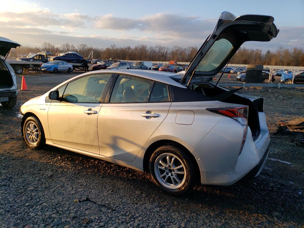 2017 Toyota Prius vin: JTDKBRFU6H3574792