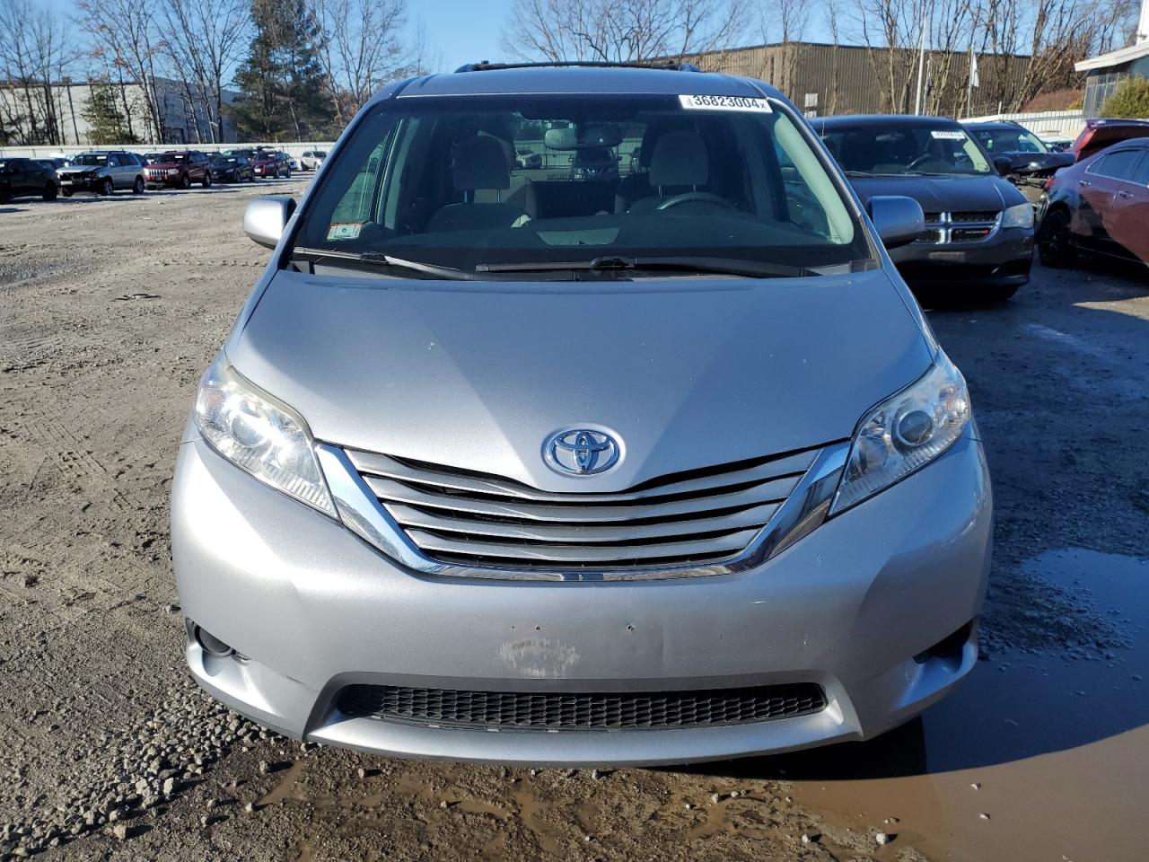 2017 Toyota Sienna Le vin: 5TDJZ3DCXHS186154