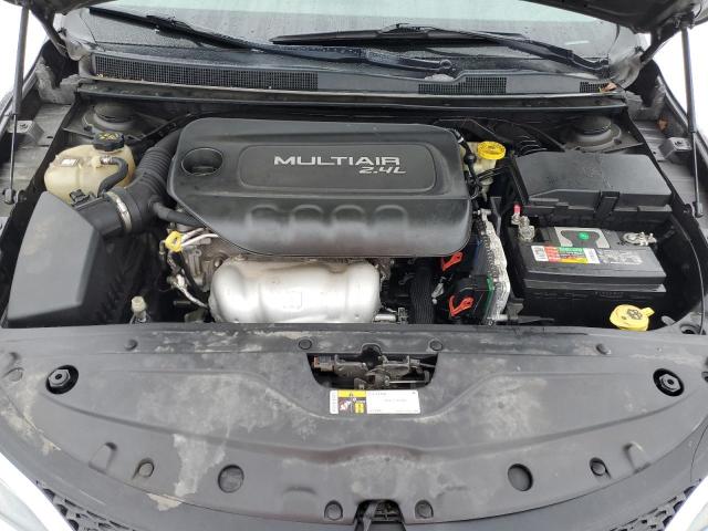 2015 Chrysler 200 - Image 11