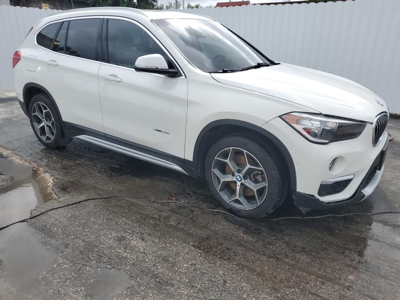 WBXHU7C37J5H39530 2018 BMW X1 Sdrive28I