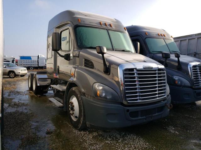 Lot #2329882815 2017 FREIGHTLINER CASCADIA 1 salvage car