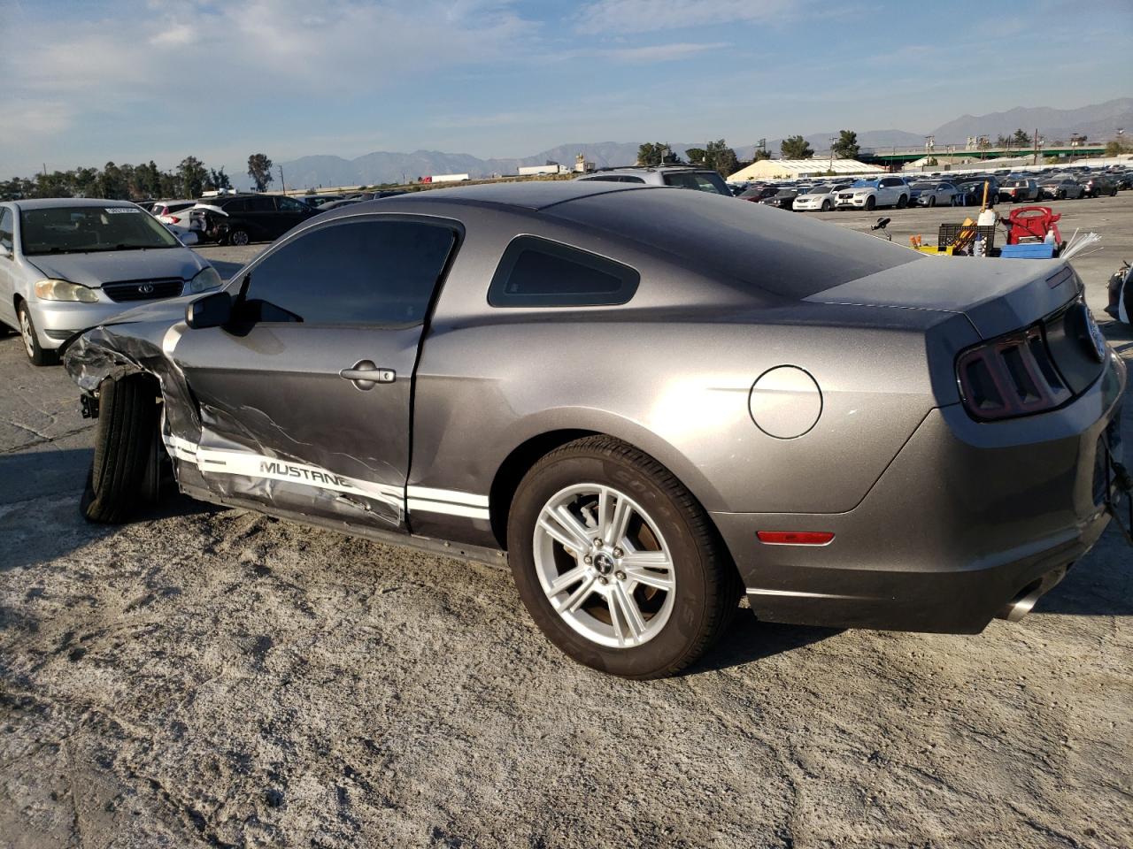 2014 Ford Mustang vin: 1ZVBP8AM7E5255062