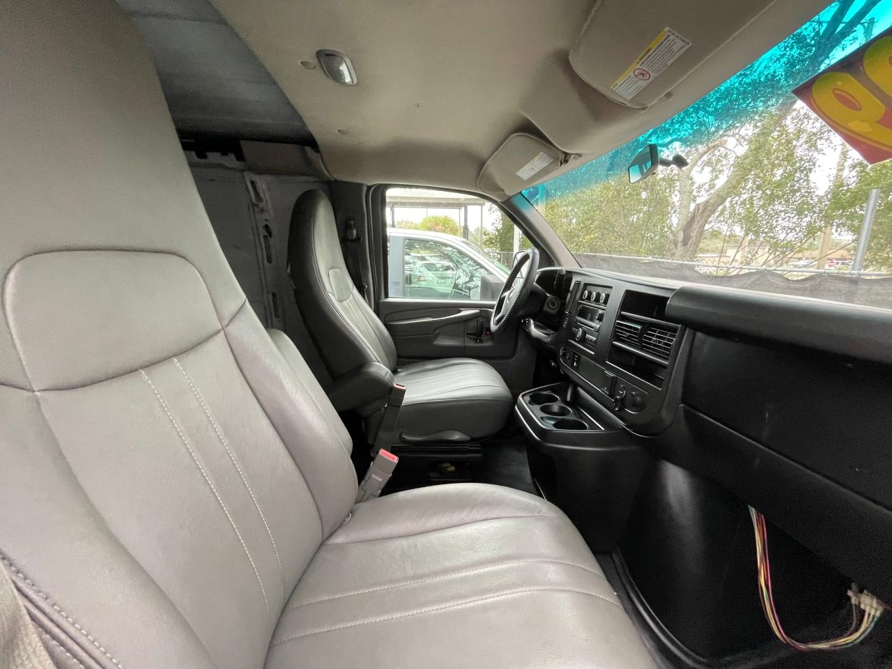 1GCWGGCFXF1143930 2015 Chevrolet Express G2500 1GCWGGCFXF1143930 2015 Chevrolet Express G2500