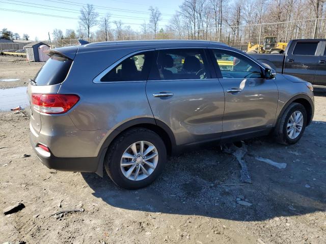 VIN 5XYPGDA35HG258630 2017 KIA Sorento, LX no.3