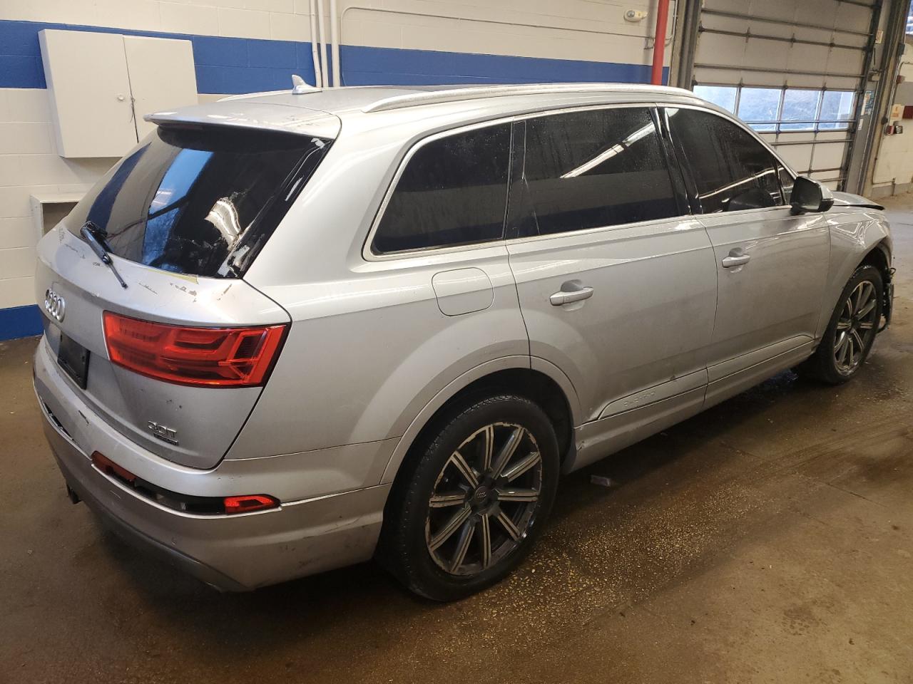 WA1LAAF76HD002998 2017 Audi Q7 Premium Plus